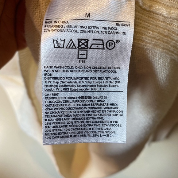 Banana Republic Fillipuci Italian Yarn Crewneck Cream Sweater Medium - Picture 5 of 8